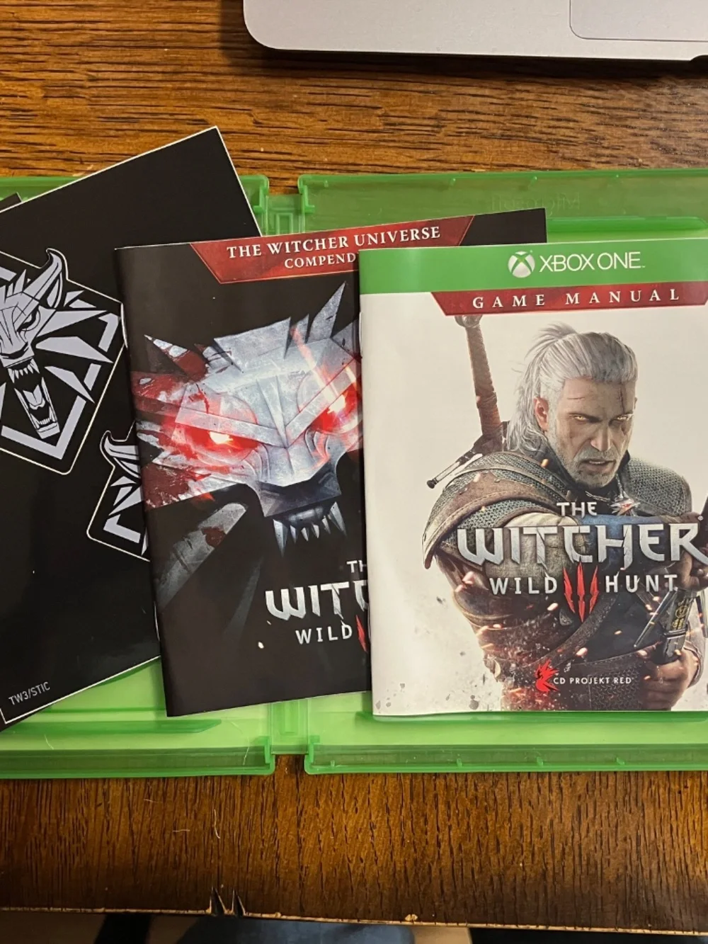Xbox ONE - Bonus The Witcher Wild Hunt Video Game & Soundtrack - 2 Disks